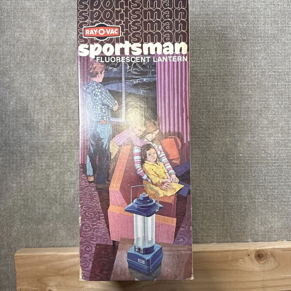 Vintage Ray-O-Vac Sportsman 360-B Fluorescent Camping Lantern w Original Box USA